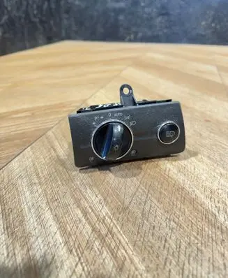 Mercedes-Benz E W211 Light switch 2115450104 04056000 047241Q04