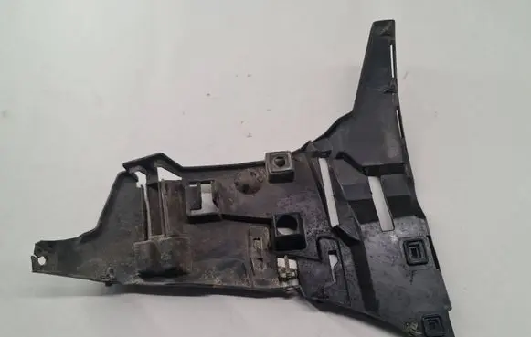Volvo V70 Front bumper mounting bracket 09190304