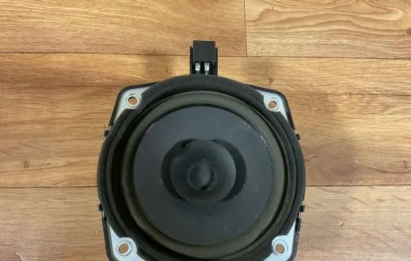 Hyundai Coupe Front door speaker 963302C000