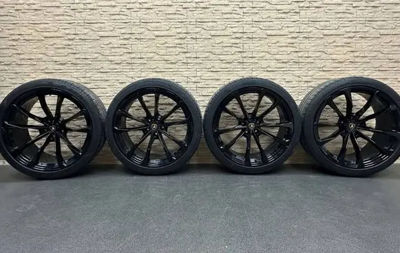 Lamborghini Urus R23 light alloy rim 