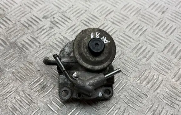 Toyota Avensis T250 Fuel filter bracket/mount holder 233800R010 233800R012