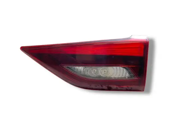 Toyota Avensis T270 Tailgate rear/tail lights