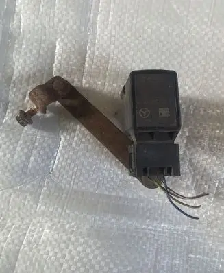 Mercedes-Benz E W211 Air suspension front height level sensor A0105427717 2113230016