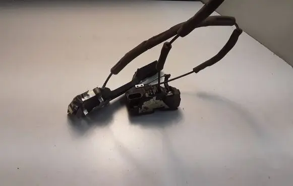 Nissan X-Trail T32 Front door lock 805004CB0A