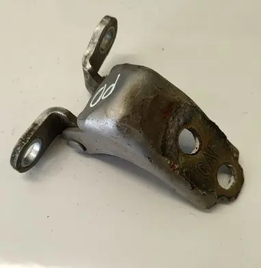 Honda CR-V Front door upper hinge 