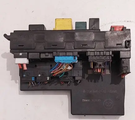 Mercedes-Benz CLK A208 C208 Fuse module 2085450132 302530