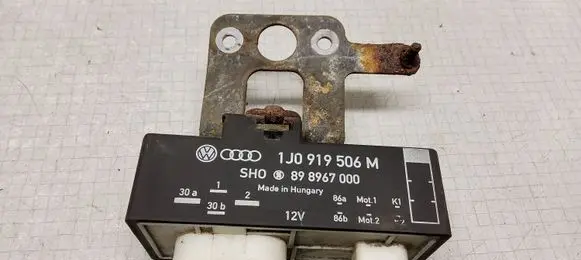Volkswagen Polo Coolant fan relay 1J0919506M