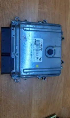 Volvo V70 Engine control unit/module 30785100 0281012765
