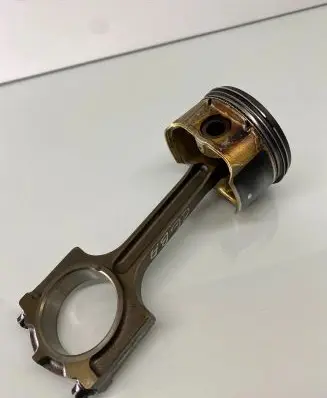 Ford Mondeo Mk III Piston with connecting rod CGBA