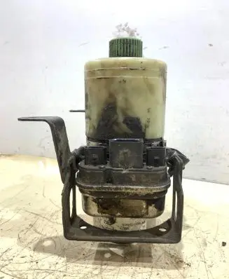 Volkswagen Polo IV 9N3 Power steering pump 6Q0423156AB 26092007