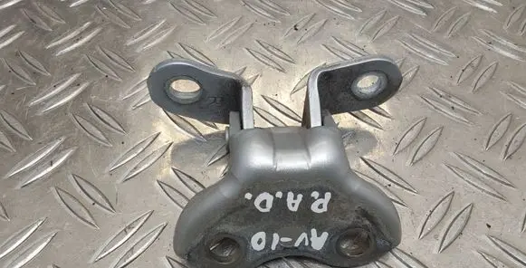 Toyota Avensis T270 Front door lower hinge 