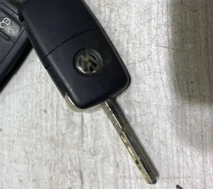 Volkswagen Beetle A5 Ignition key/card 5k0837202aj