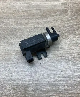 Volkswagen PASSAT B5 Turbo solenoid valve 1H0906627