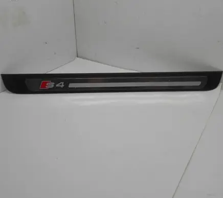 Front sill trim cover