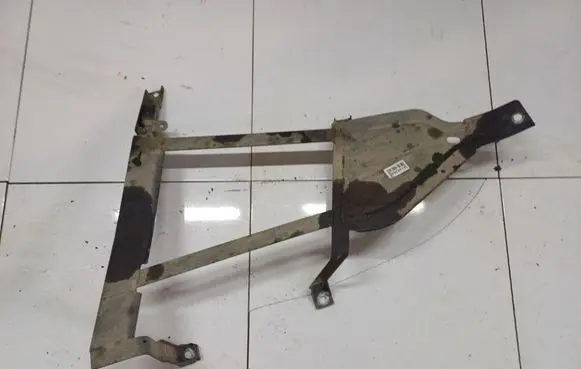 Renault Espace - Grand espace IV Fuel tank mounting bracket 