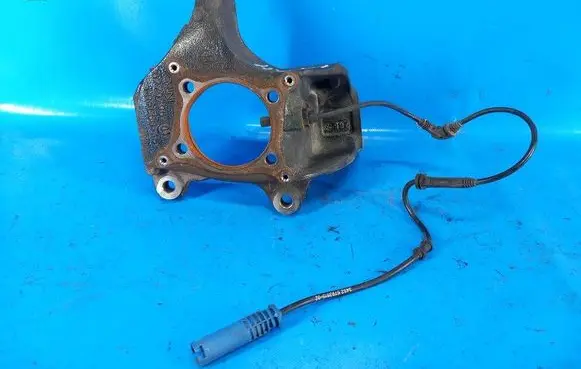 Mini One - Cooper R57 Rear wheel hub spindle/knuckle 31216779796