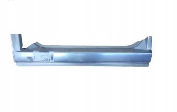 Front sill (body part)