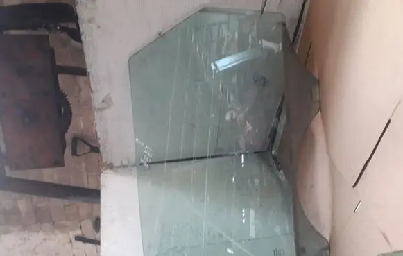 Volvo V50 Rear door window glass