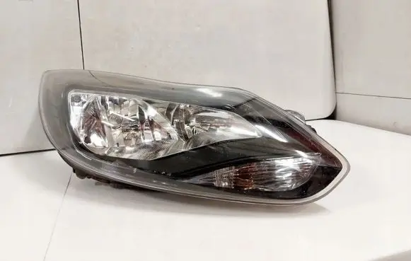 Ford Focus Headlight/headlamp