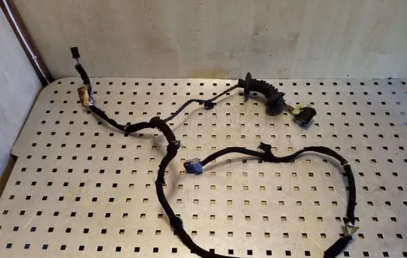 Peugeot 5008 Rear door wiring loom 9672350880