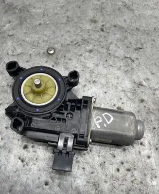Skoda Fabia Mk2 (5J) Front door window regulator motor 6Q2959801F SK250PDLS