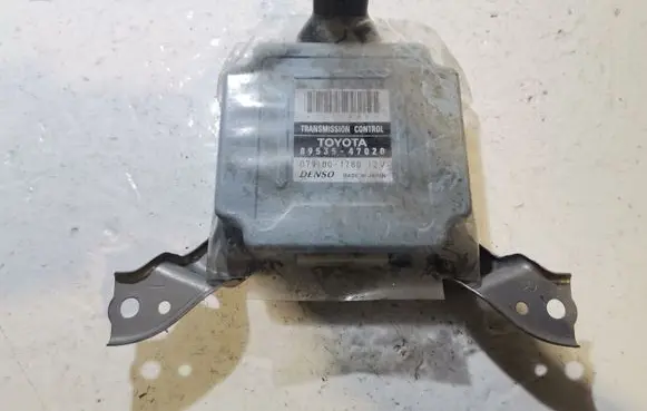 Toyota Prius (XW20) Gearbox control unit/module 8953547020