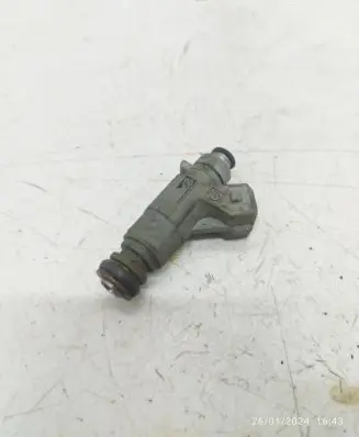 Mercedes-Benz S W220 Fuel injector A1130780049
