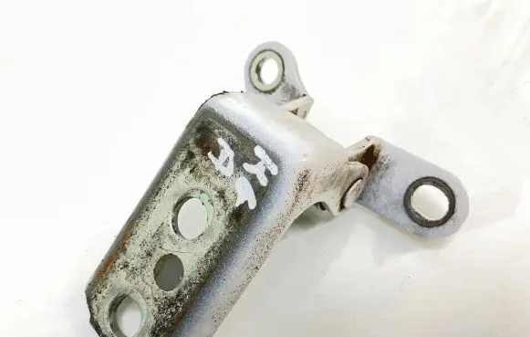 Toyota Auris E180 Rear door upper hinge ES03
