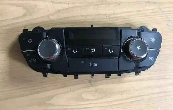 Opel Insignia A Climate control unit 13273095