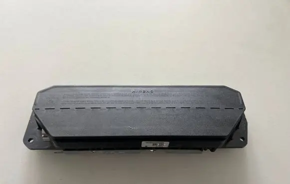Mercedes-Benz E W214 Knee airbag 