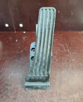 Mercedes-Benz C W204 Accelerator throttle pedal A2043000004