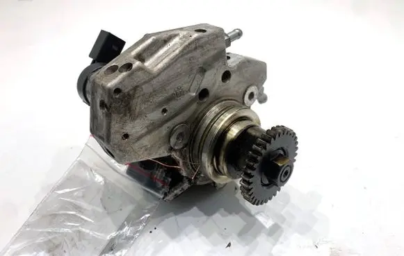 Mercedes-Benz GL X164 Fuel injection high pressure pump A6420700301
