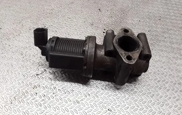 Opel Zafira B EGR valve 8677866