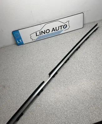 BMW 5 E39 Rear side glass trim 8185817