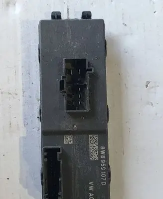 Audi e-tron Tailgate/trunk control unit/module 8W8959107D