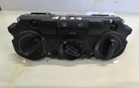 Volkswagen Touran I Climate control unit