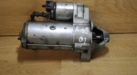 Audi A4 S4 B5 8D Starter motor 068911024E
