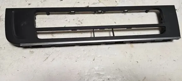 Radio/GPS head unit trim