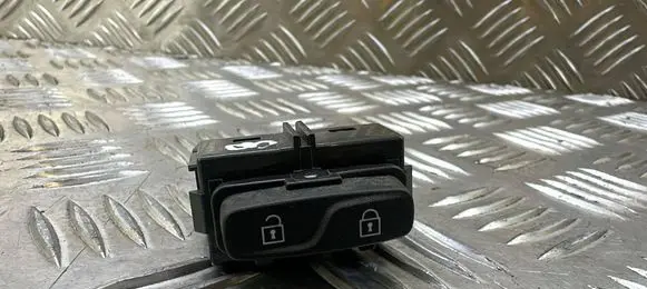 Volvo XC60 Central locking switch button 31318987