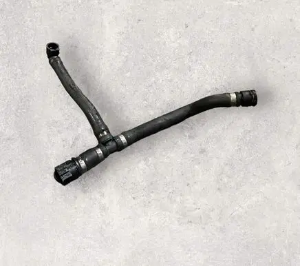 BMW X3 E83 Engine coolant pipe/hose