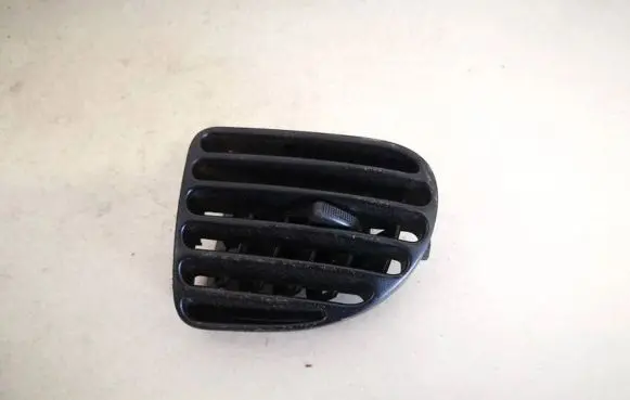 Peugeot 206 Dash center air vent grill