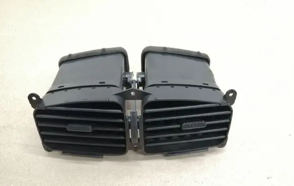 Hyundai Santa Fe Dash center air vent grill 9742026500