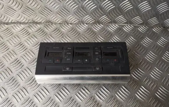Audi A4 S4 B7 8E 8H Climate control unit 8E0820043AJ
