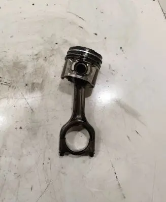 Citroen Berlingo Piston with connecting rod