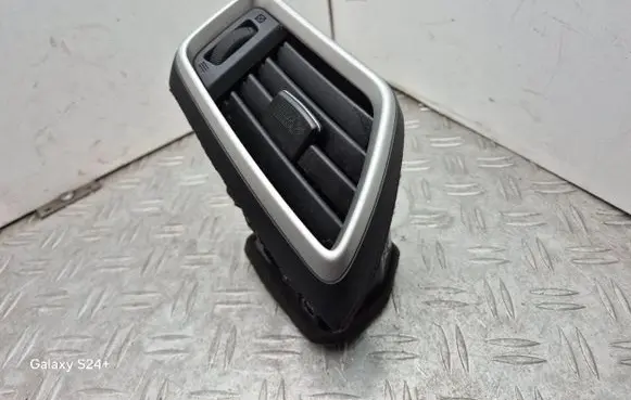 Nissan Qashqai Dashboard side air vent grill/cover trim 687604EA0A 687604EH0A 30490027