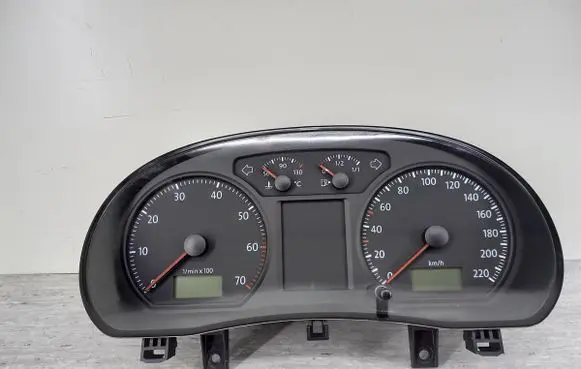 Volkswagen Polo IV 9N3 Speedometer (instrument cluster) 