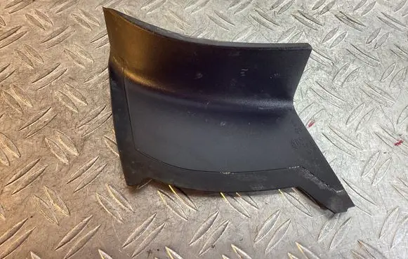 Porsche Macan (95B) Rear/tail light trim molding 95B945309F