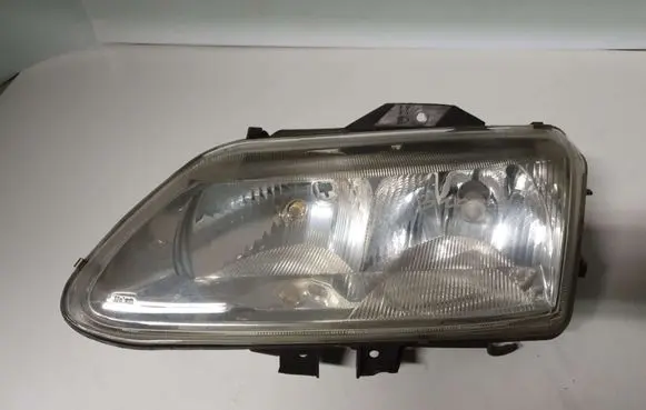 Renault Espace III Headlight/headlamp 89002588