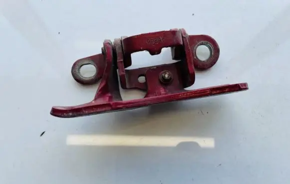 Dodge Magnum Rear door lower hinge
