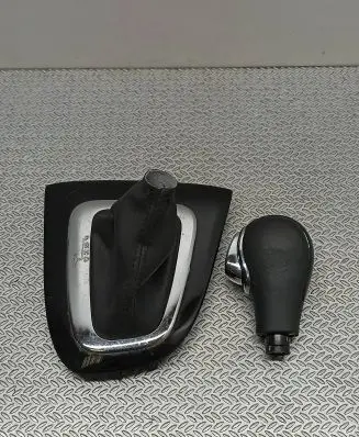 Renault Captur Gear lever shifter trim leather/knob 969353249R